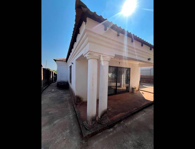 3 BEDROOM HOUSE FOR SALE IN SIBASA